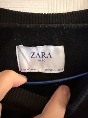 ZARA Black Crewneck Fleece Sweatshirt with Navy Trim
